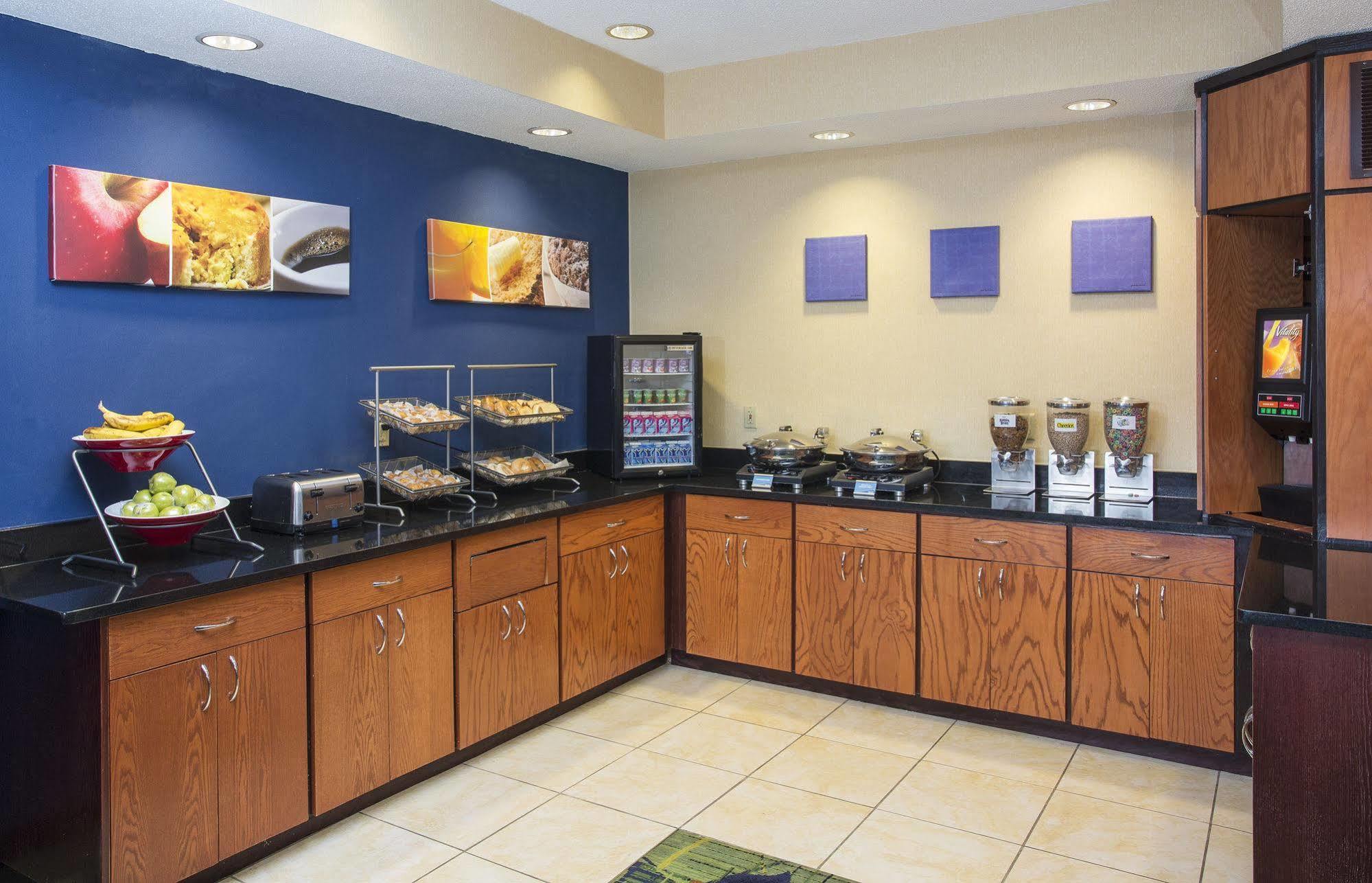 Fairfield Inn Middletown Monroe Exterior photo
